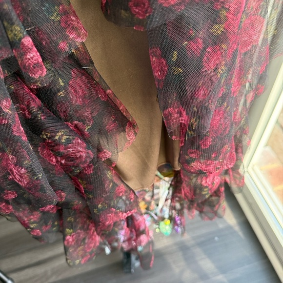 Chic Asymmetrical Black and Pink Skirt - Picture 4 of 8